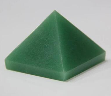 Pyramide en Aventurine Verte- pierre d'introspection et prospérité