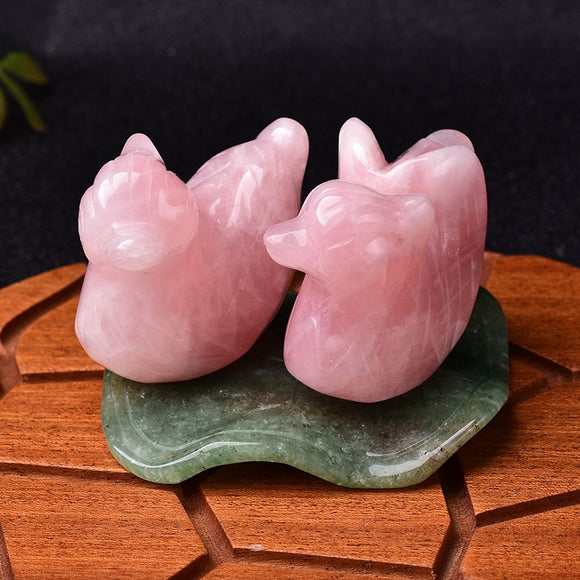 Couple de Canards Mandarins en Quartz Rose sur socle en Aventurine Verte.